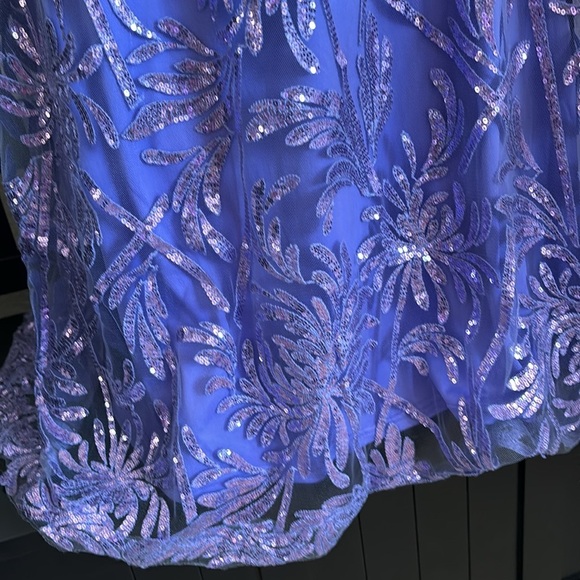 Stunning dress periwinkle color with sequins by TADASHI SHOJI size 10 worn once - Picture 11 of 14